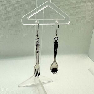 Fork and spoon earrings​ 🦕